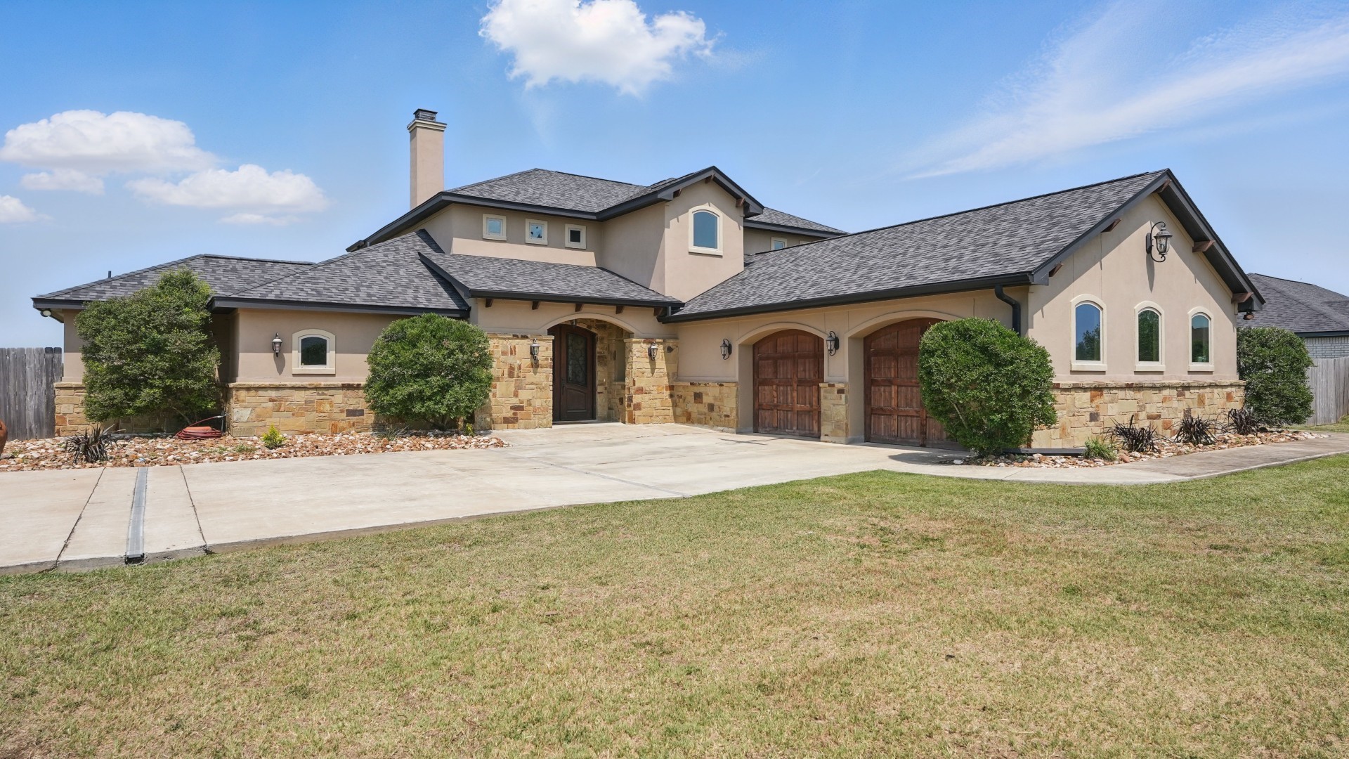 224 Creekwood Drive Gonzales TX 78629