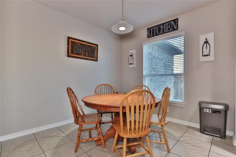 107 Forest Bend Court Clute TX 77531