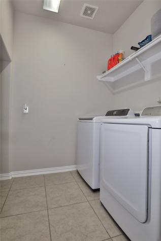 107 Forest Bend Court Clute TX 77531