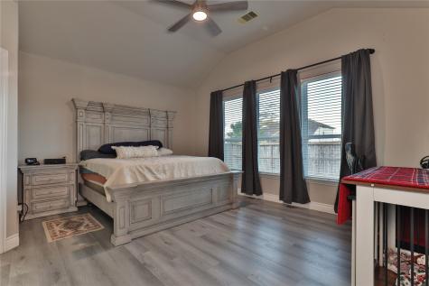 107 Forest Bend Court Clute TX 77531