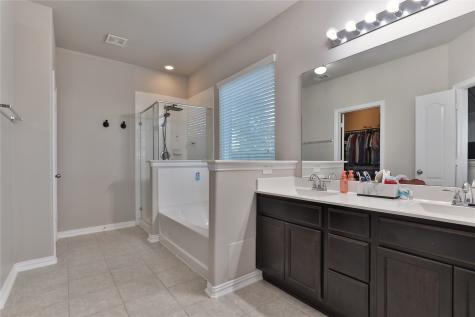 107 Forest Bend Court Clute TX 77531