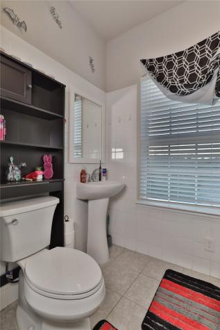 107 Forest Bend Court Clute TX 77531