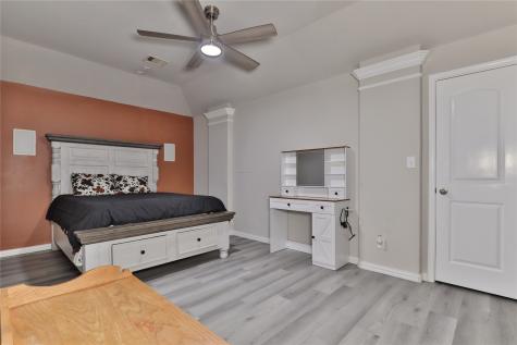 107 Forest Bend Court Clute TX 77531