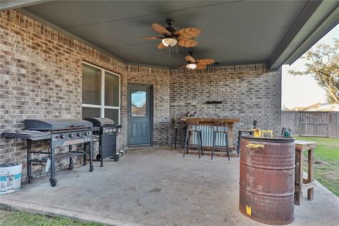 107 Forest Bend Court Clute TX 77531