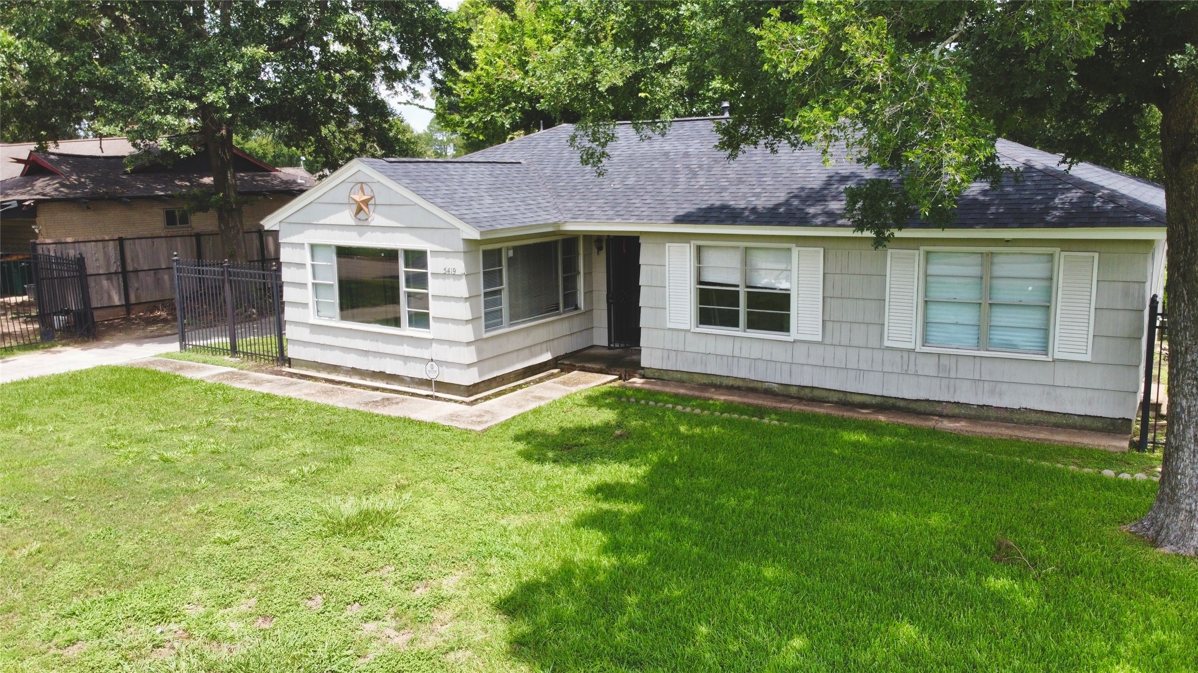 5419 N Crooked Creek Drive Houston TX 77017