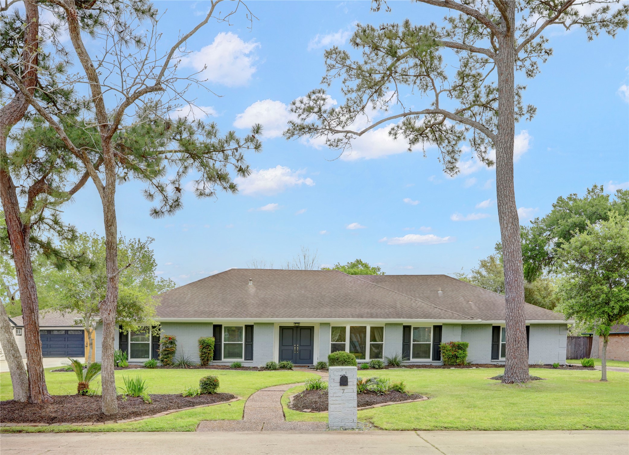 7 Earlham Drive Friendswood TX 77546
