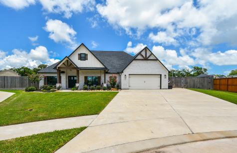 62 Sundrop Court Lake Jackson TX 77566