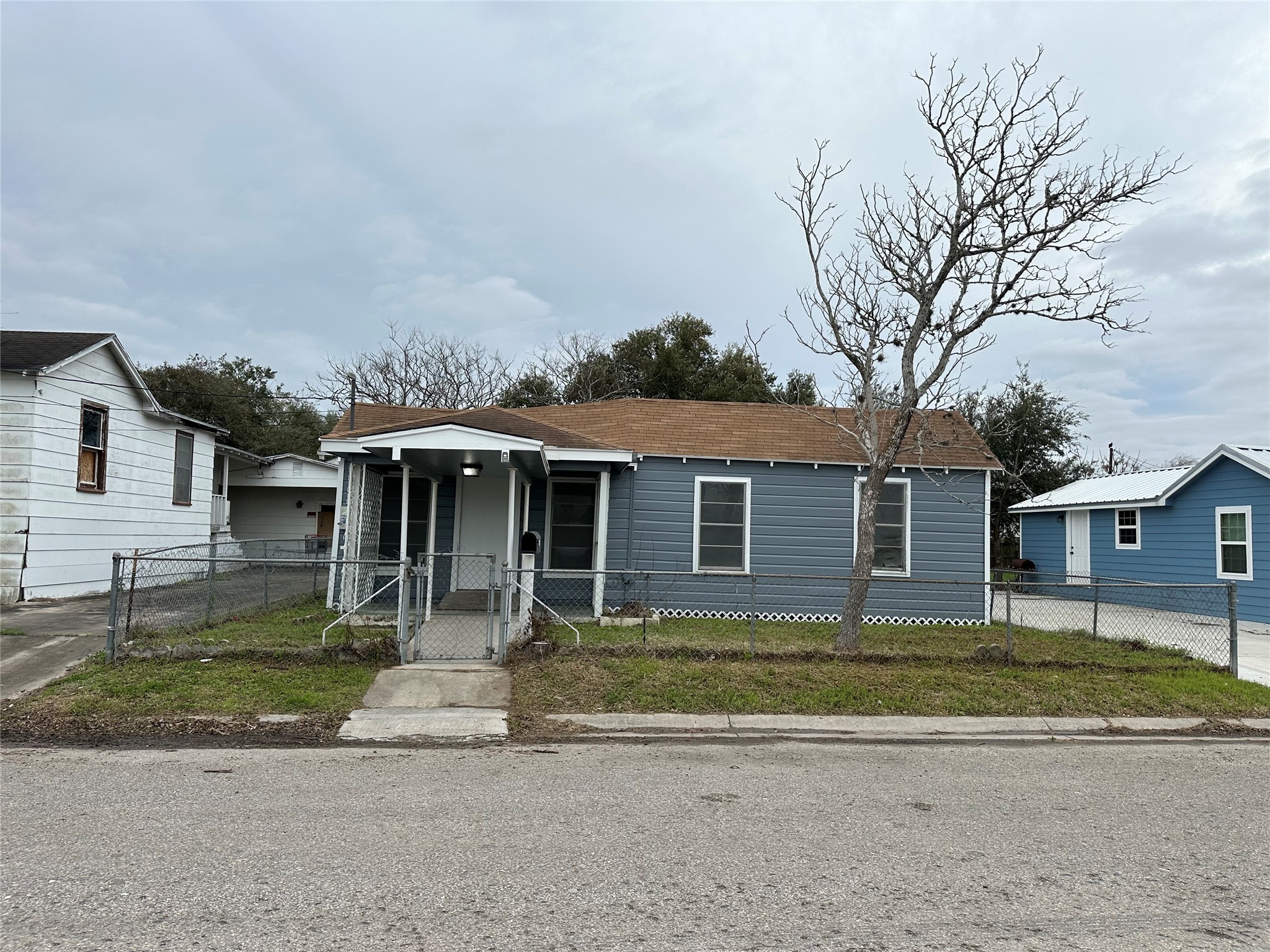 621 W Fulton Street Sinton TX 78387