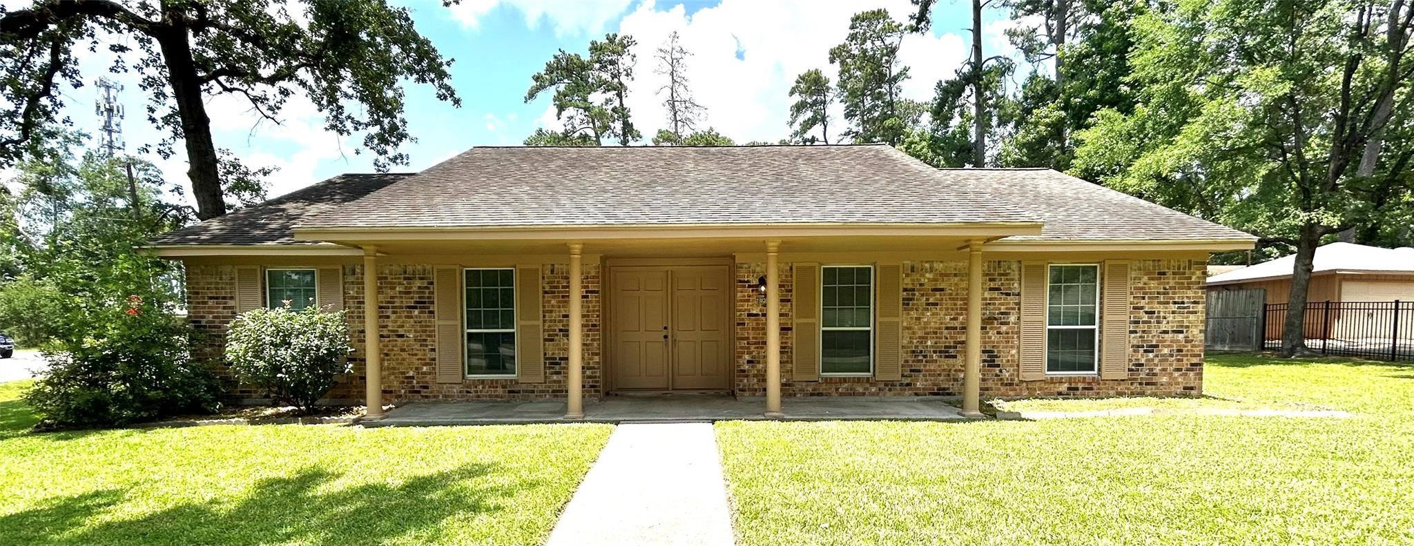 203 Ridgewood Drive Oak Ridge North TX 77386