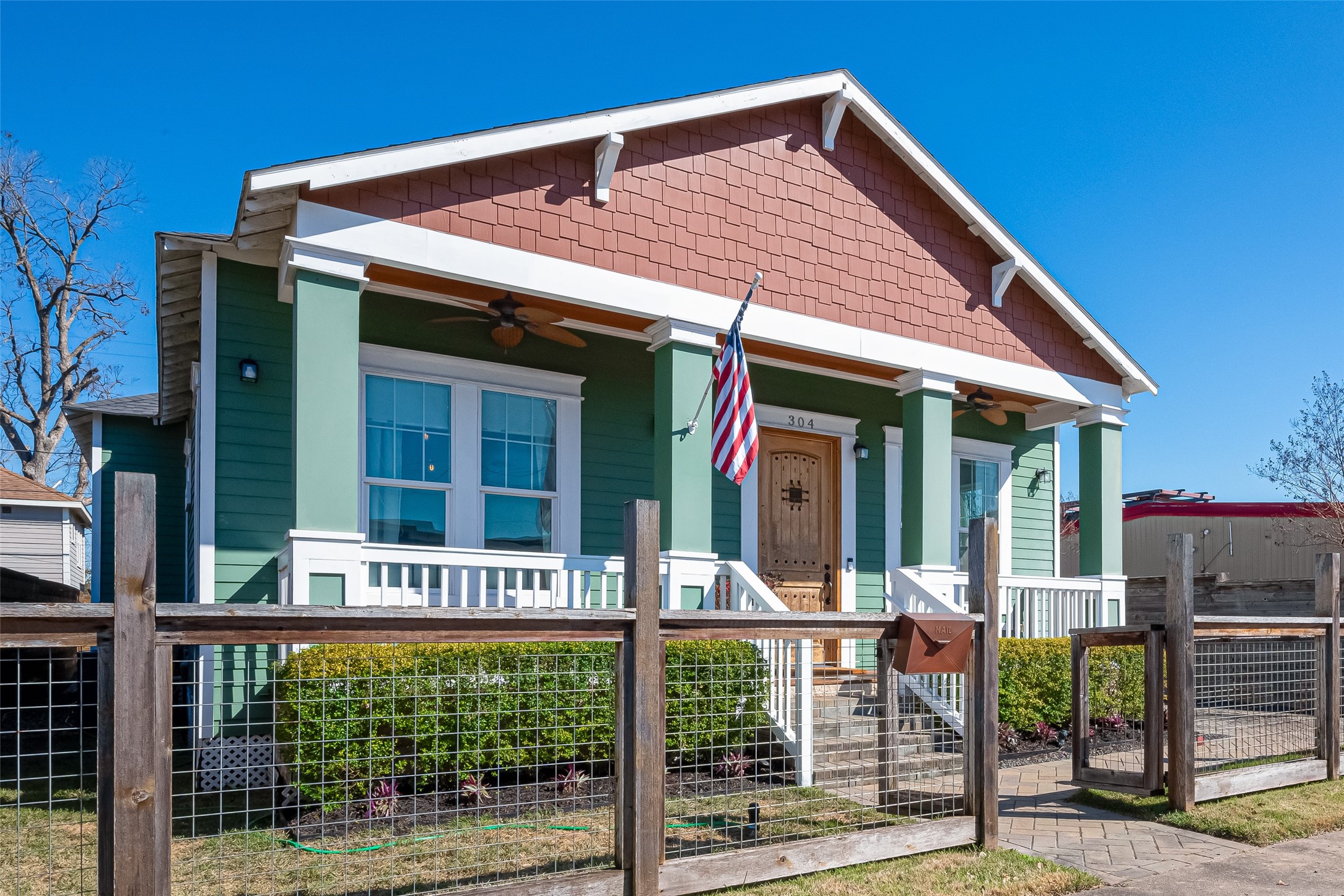 304 Walton Street Houston TX 77009