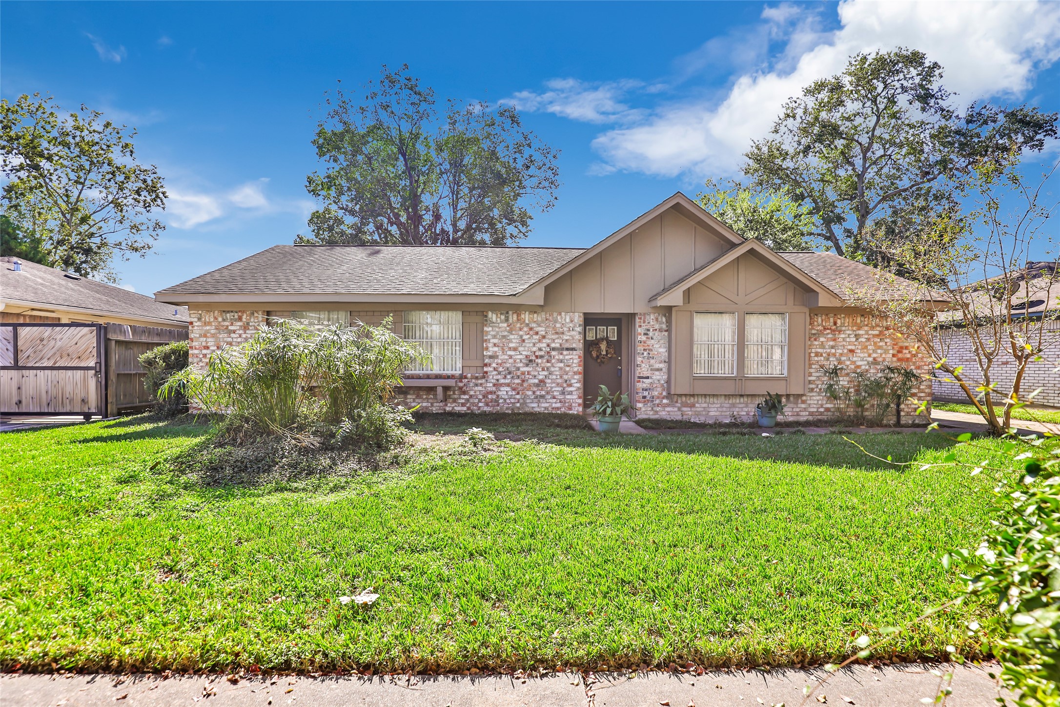 12127 Green Glade Drive Houston TX 77099