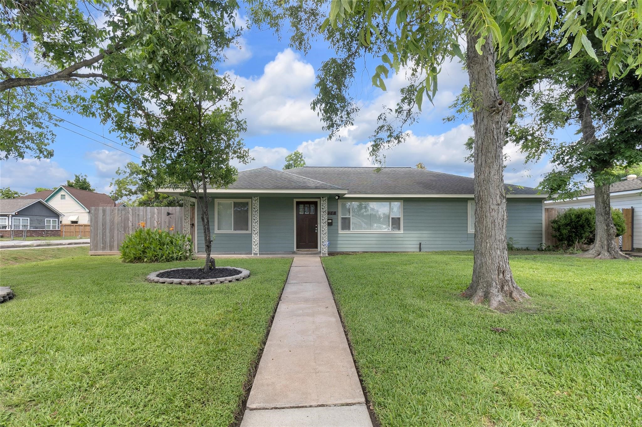 2934 Robertson Street Houston TX 77009