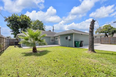 2934 Robertson Street Houston TX 77009