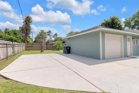 2934 Robertson Street Houston TX 77009