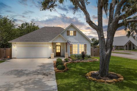 117 Acacia Street Lake Jackson TX 77566