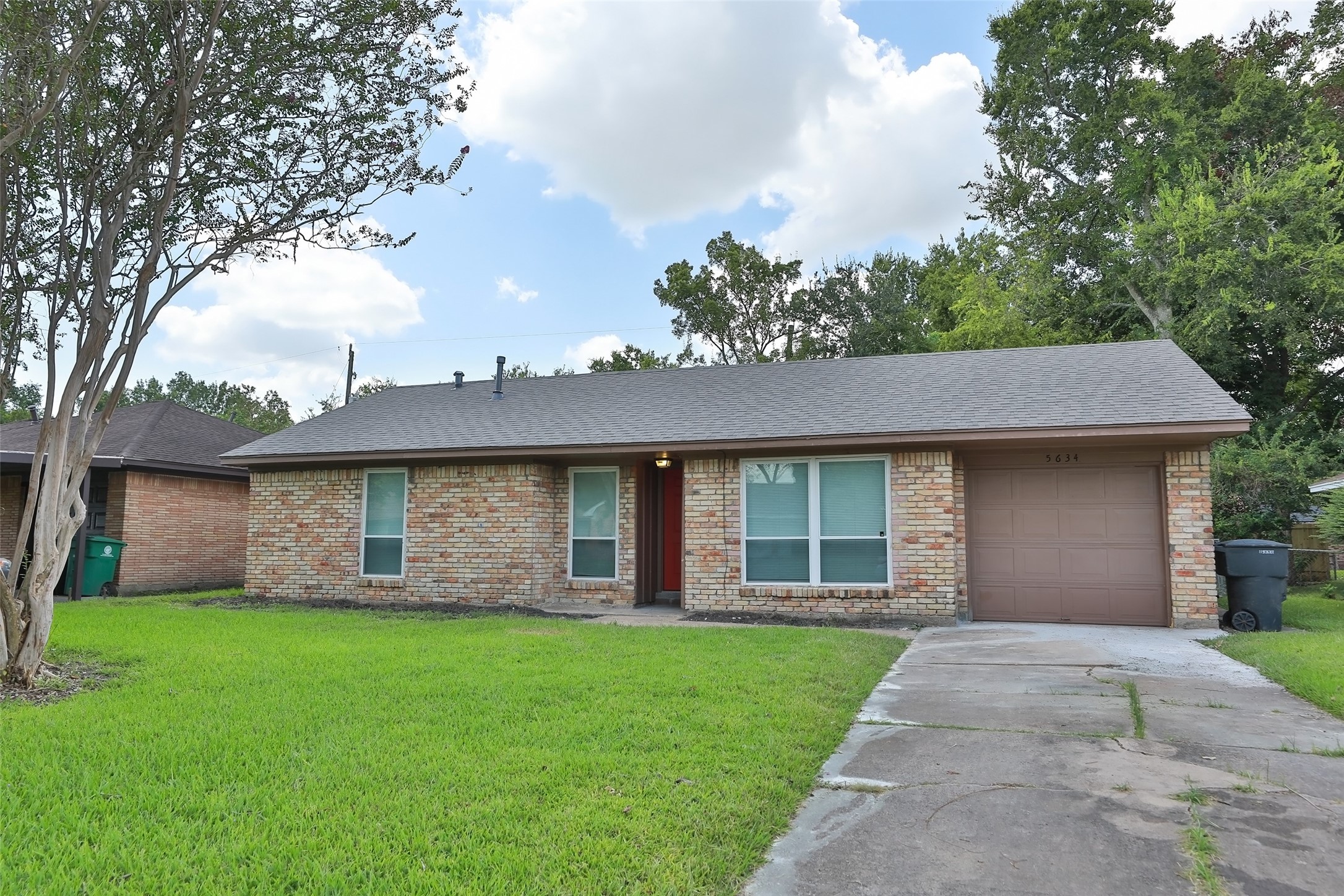5634 Elm Springs Drive Houston TX 77048
