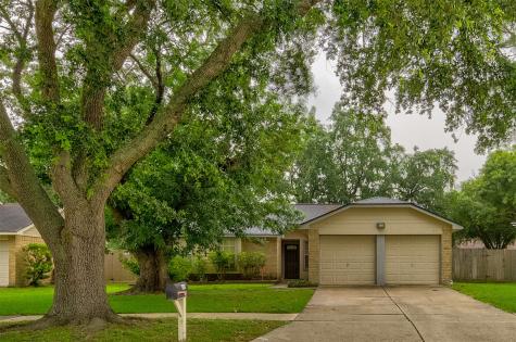 2819 Custer Drive League City TX 77573