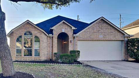 2818 Valiant Elm Street Fresno TX 77545