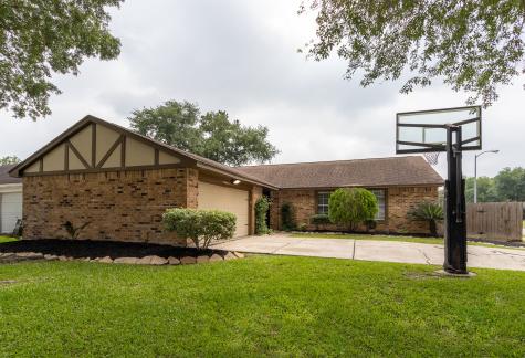 17602 Point Comfort Lane Webster TX 77598