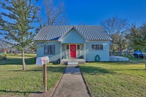 638 W Fisher Street Bellville TX 77418