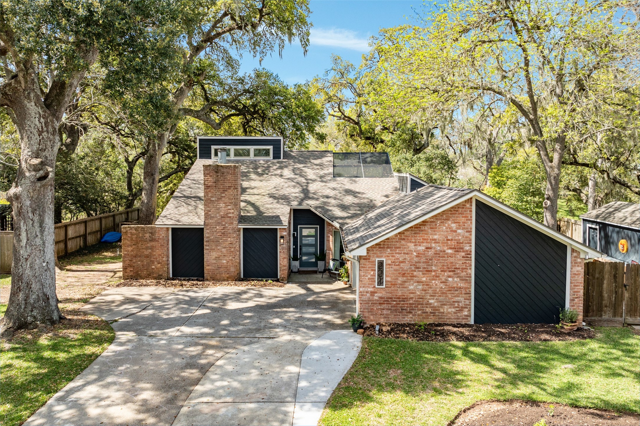 221 Huckleberry Drive Lake Jackson TX 77566