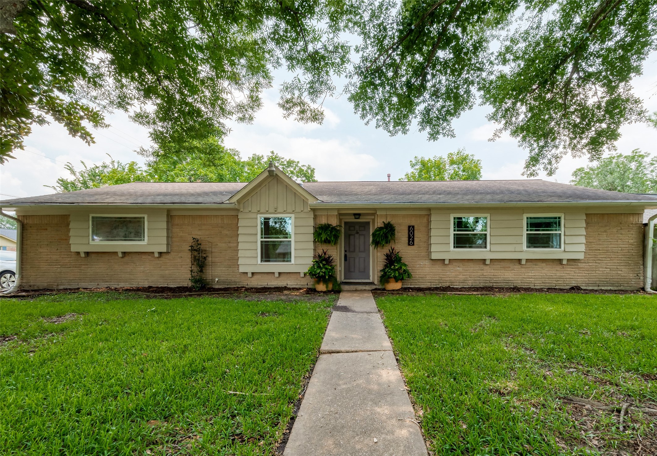 6026 Effingham Drive Houston TX 77035