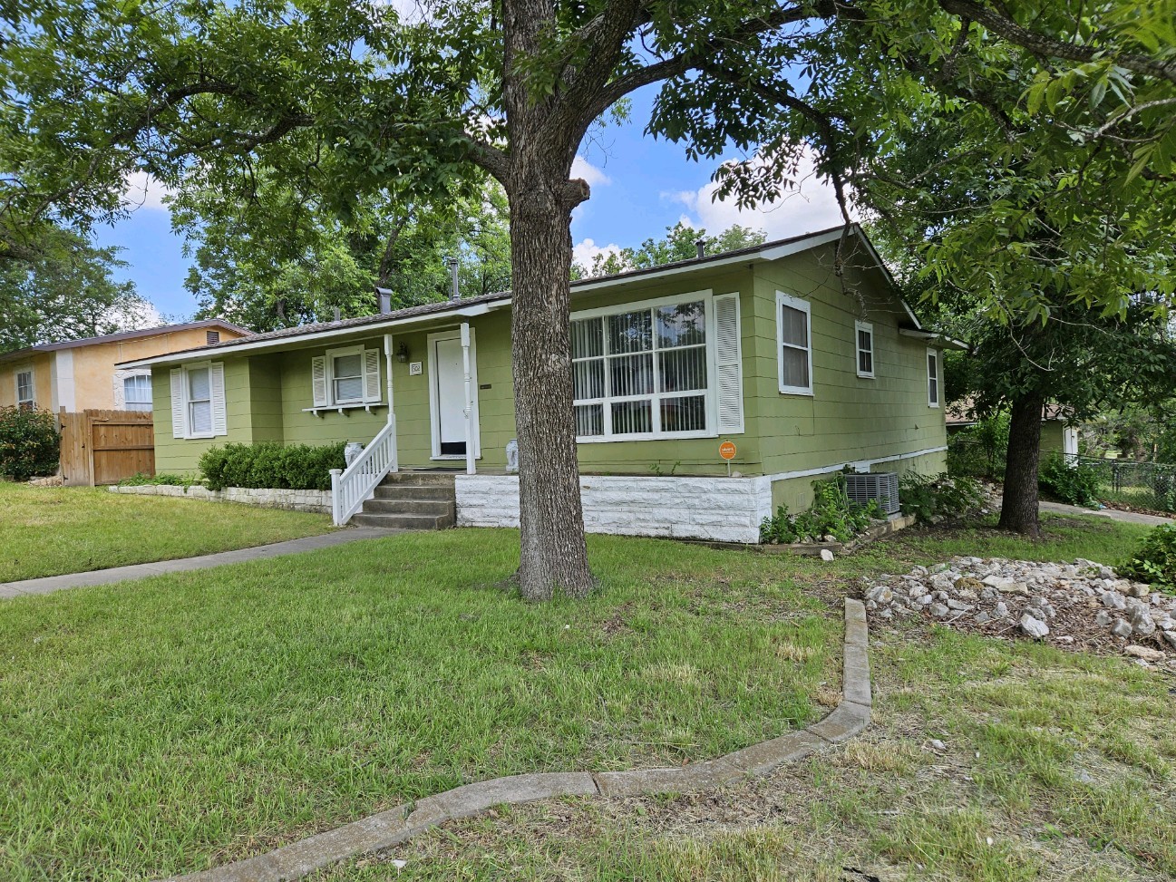302 Blakeley Drive San Antonio TX 78209