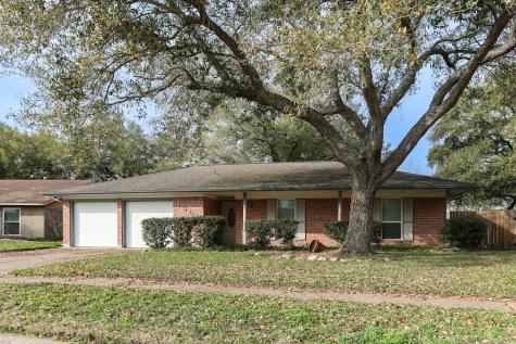 1809 Lazy Creek Lane Pearland TX 77581