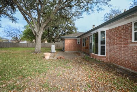 1809 Lazy Creek Lane Pearland TX 77581