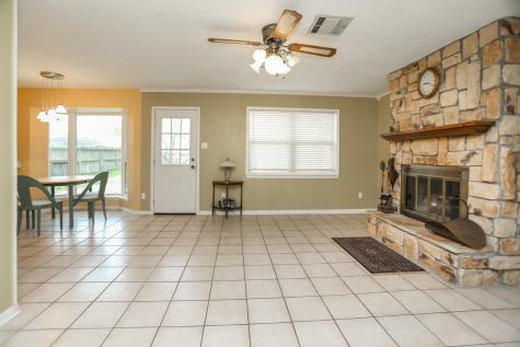 1809 Lazy Creek Lane Pearland TX 77581