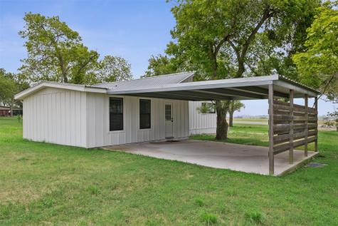 5530 Us Highway 90a W Shiner TX 77984