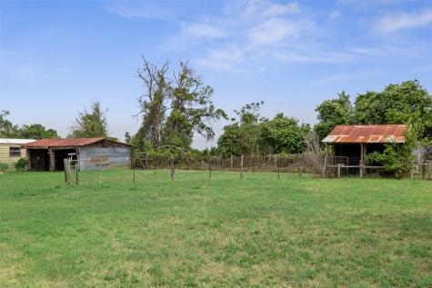 5530 Us Highway 90a W Shiner TX 77984