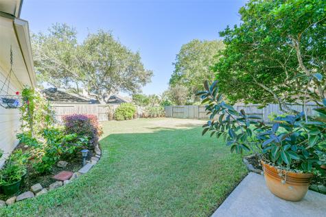 107 Bending Shore Court League City TX 77573