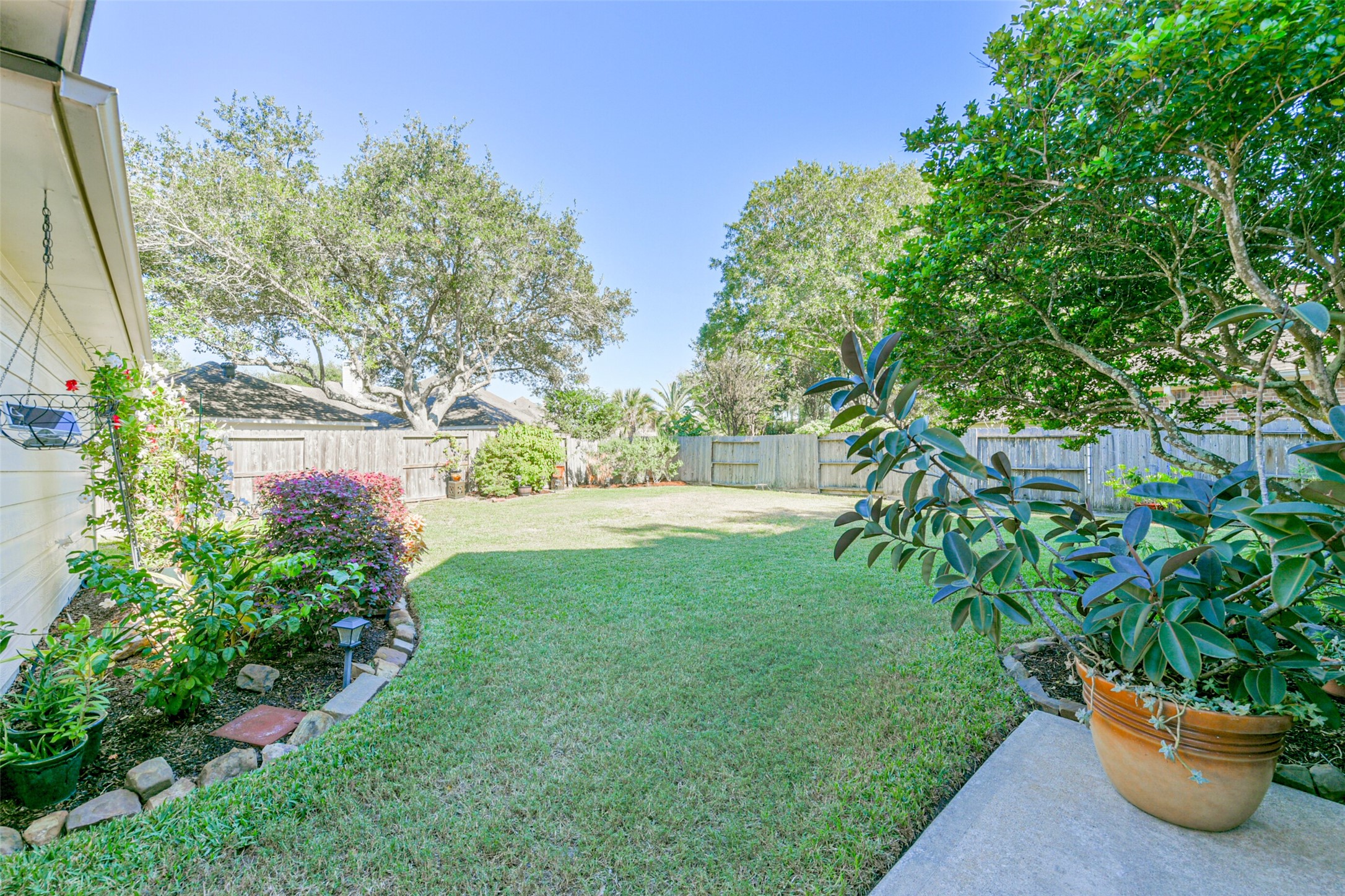 107 Bending Shore Court League City TX 77573