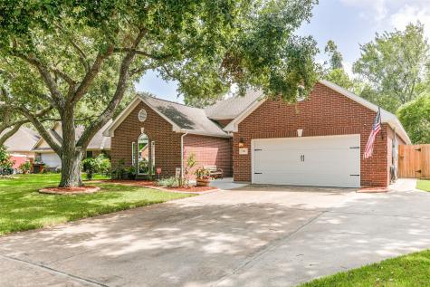 114 Briarwood Court League City TX 77573