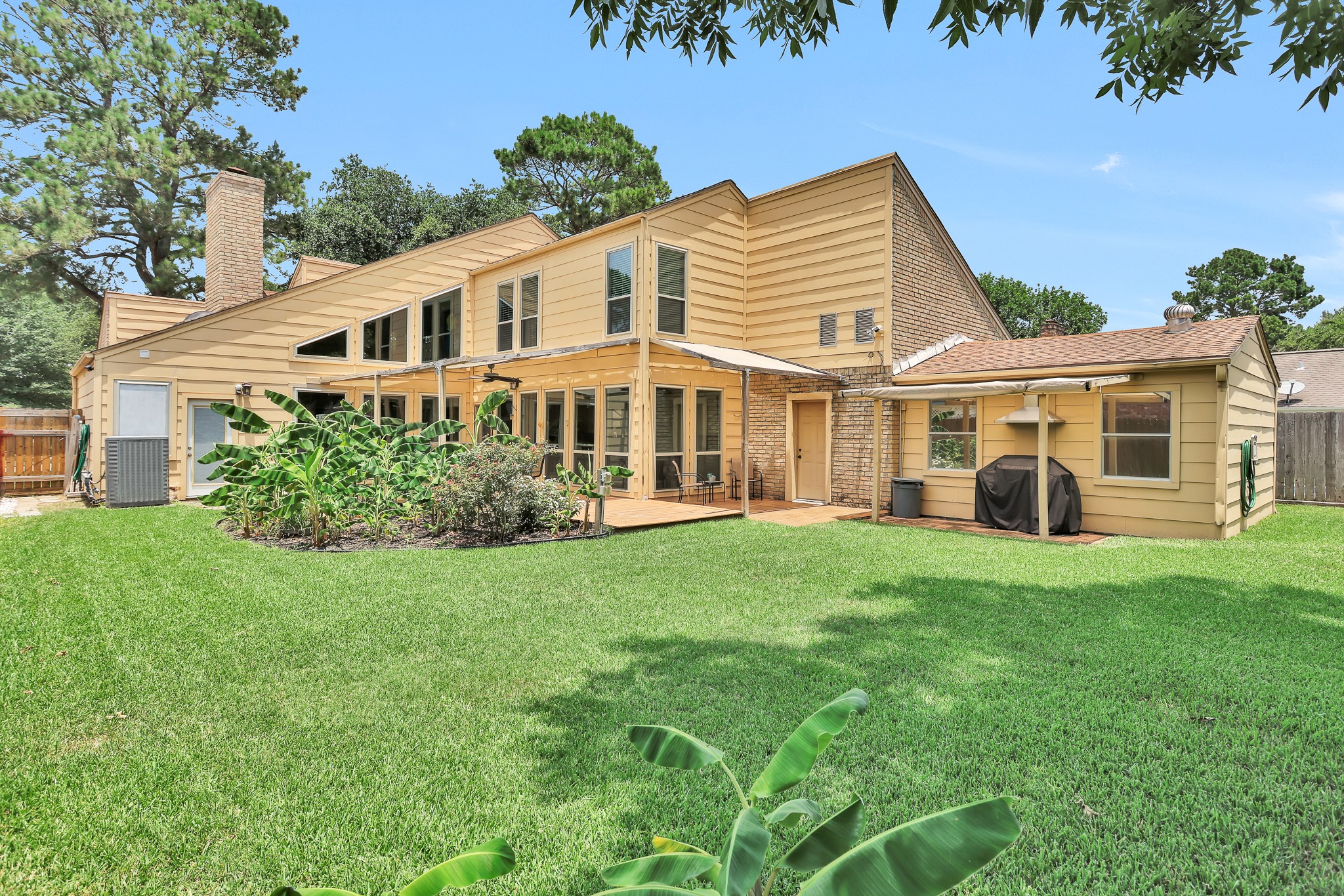 6411 Willgus Trail Lane Houston TX 77066