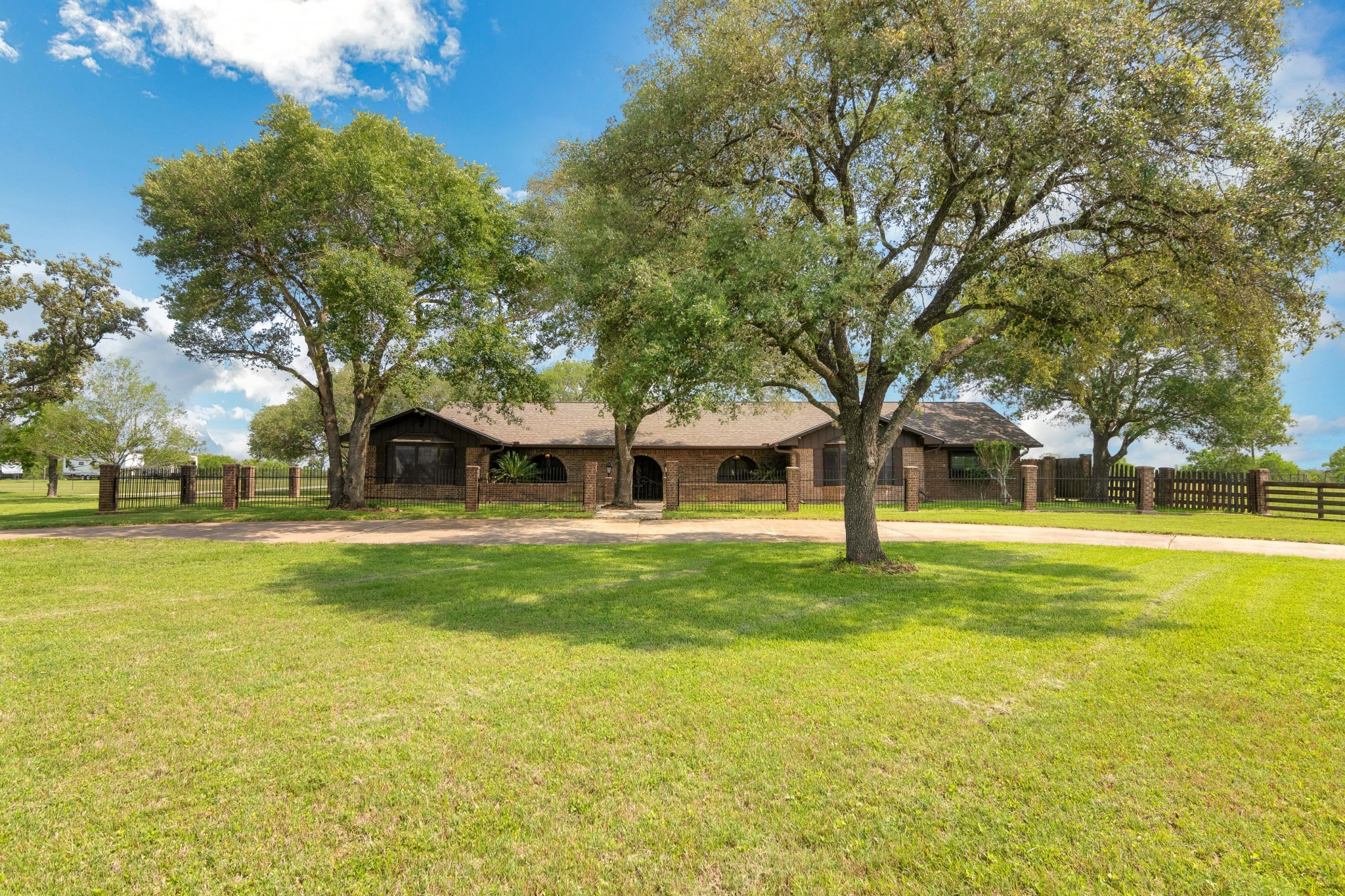 1488 E Us Highway 90 Waelder TX 78959