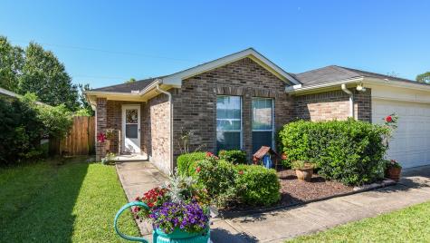 518 E House Street Alvin TX 77511