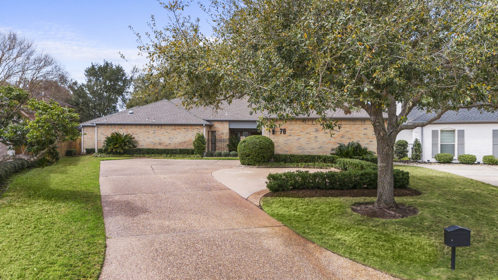 76 Crestwood Circle Sugar Land TX 77478