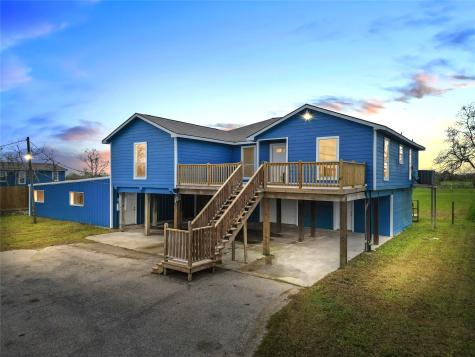7207 N Redfish Street Hitchcock TX 77563