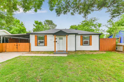 703 Garrett Street Pasadena TX 77506
