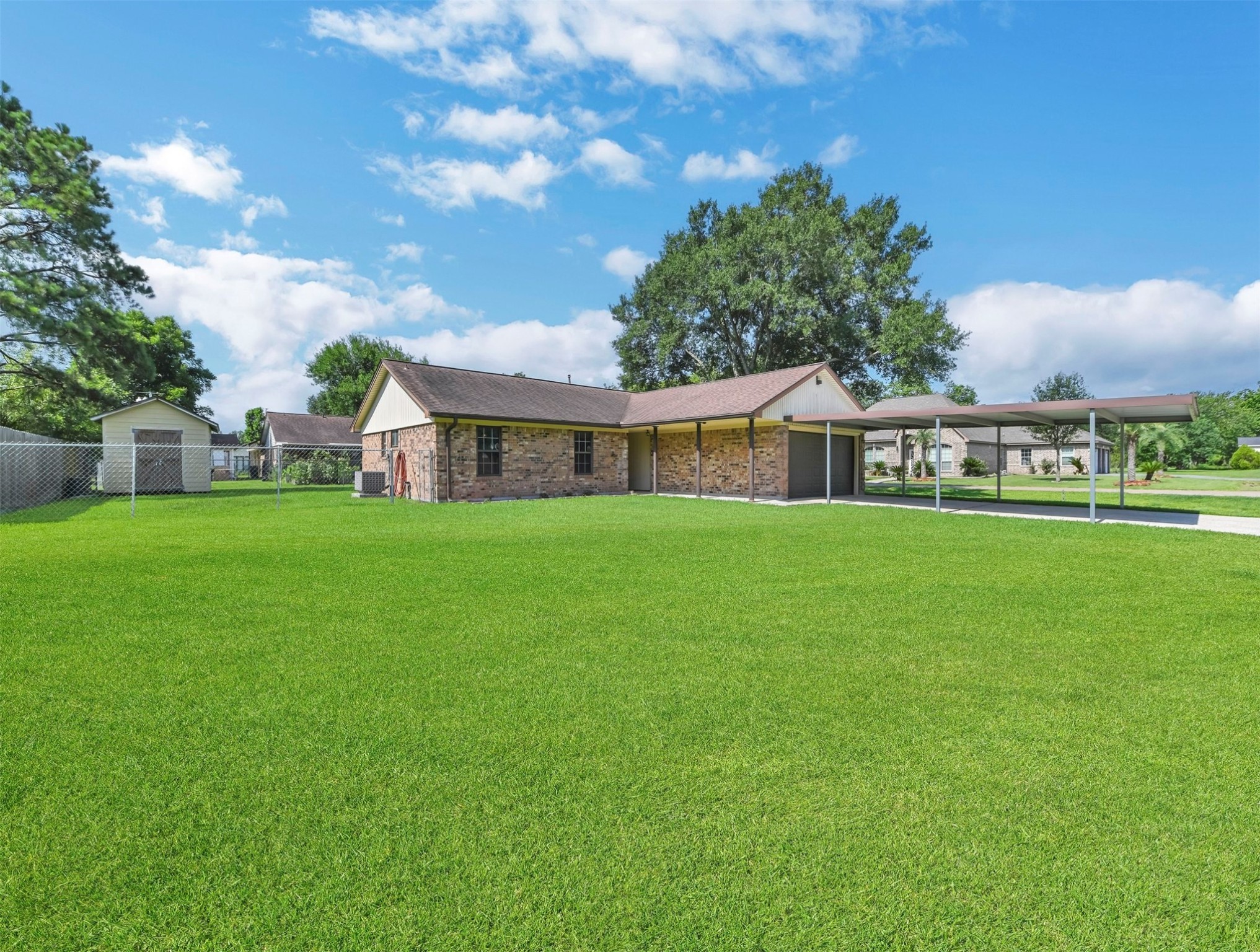 2402 Daffodil Street Highlands TX 77562