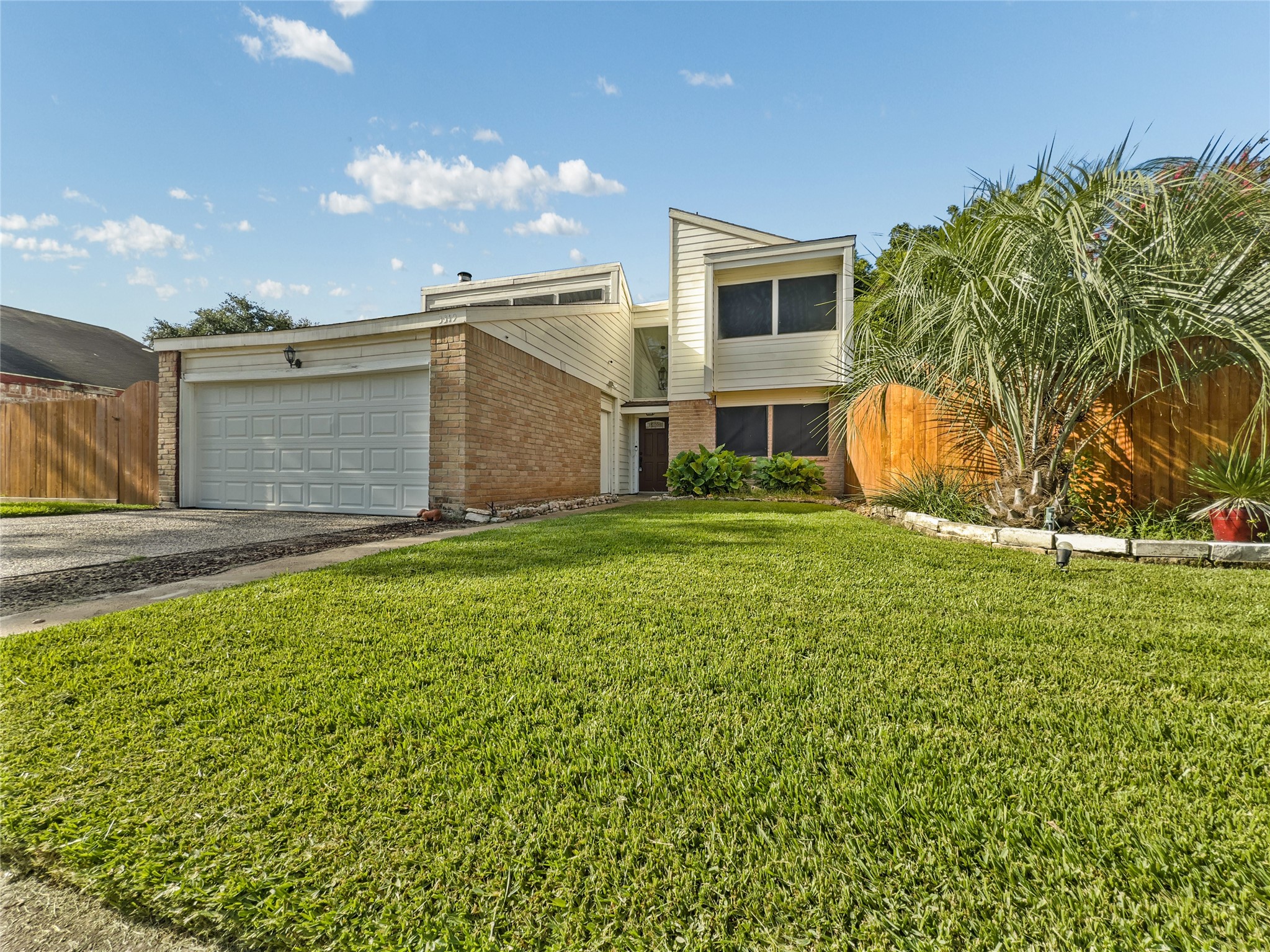 3319 Hunterwood Drive Missouri City TX 77459