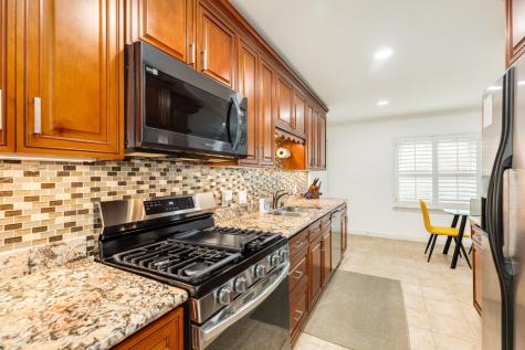105 Marlin Avenue Galveston TX 77550
