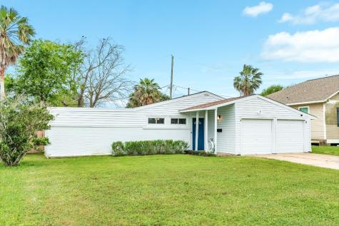 105 Marlin Avenue Galveston TX 77550