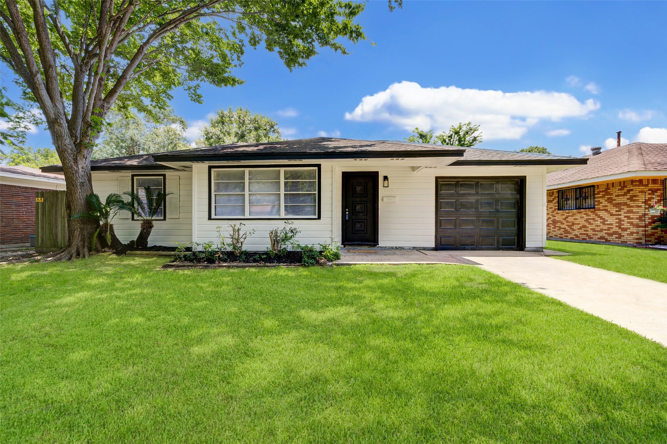 1809 15th Avenue N Texas City TX 77590