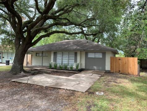 302 Sycamore Drive Hitchcock TX 77563