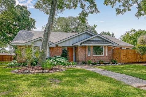 1905 Claiborne Drive League City TX 77573