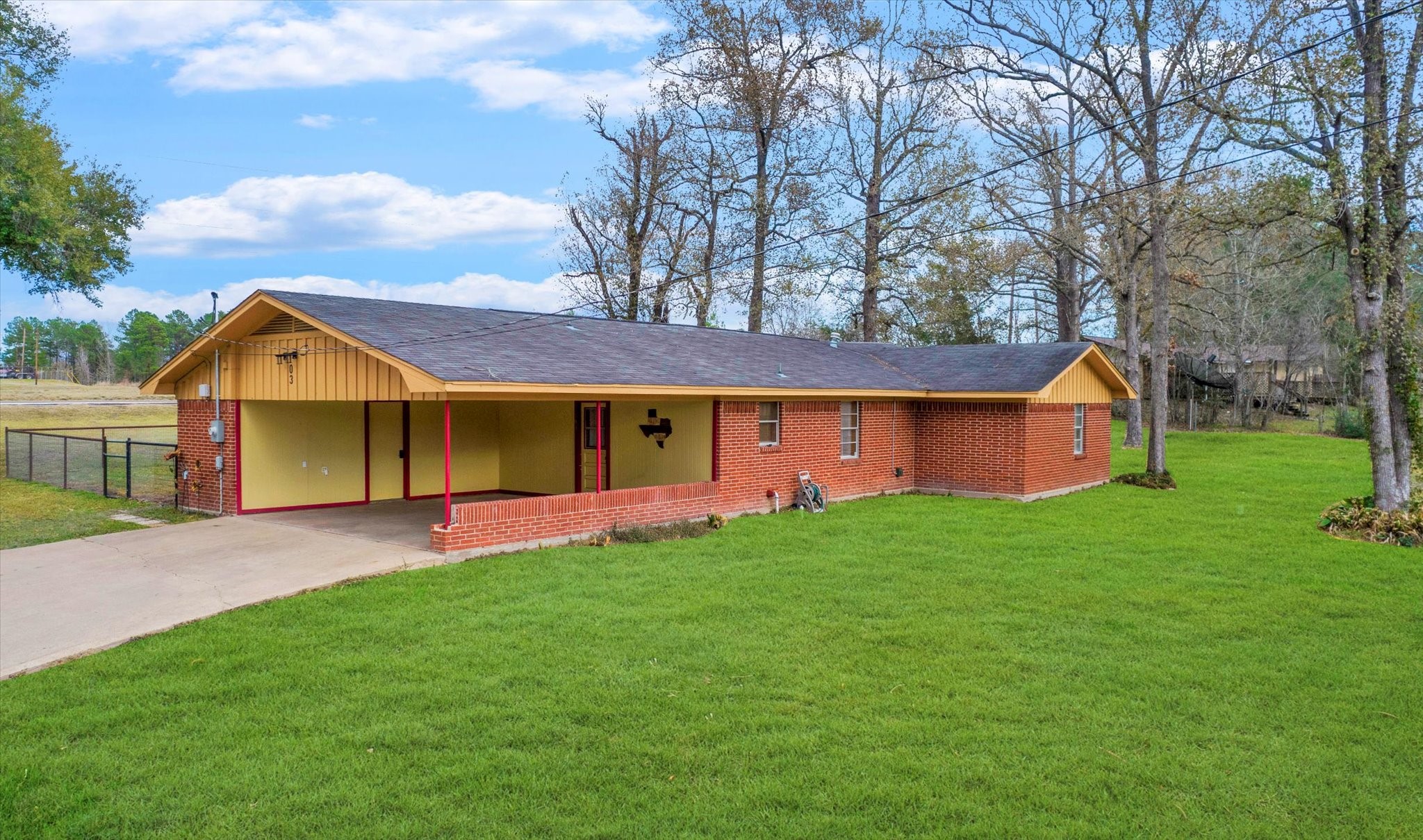103 Sabine Street Huntsville TX 77320