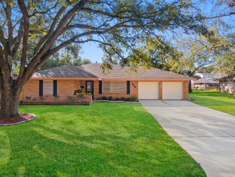 109 Wedgewood Avenue Hitchcock TX 77563